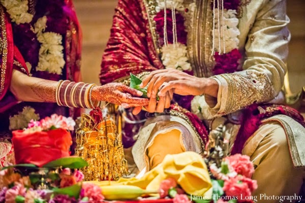 2-indian-wedding-bride-and-groom-tradtional-customs